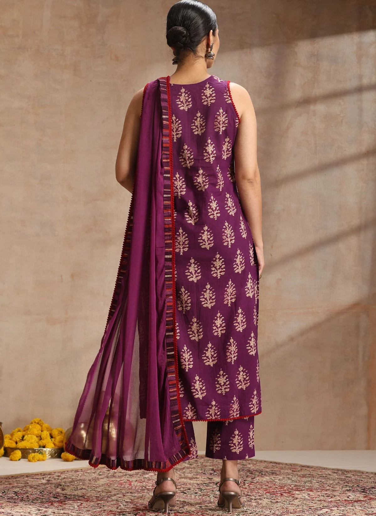 LAEMEEO Women's Ethnic Motifs Printed Regular Pure Cotton Kurta with Trousers & Dupatta