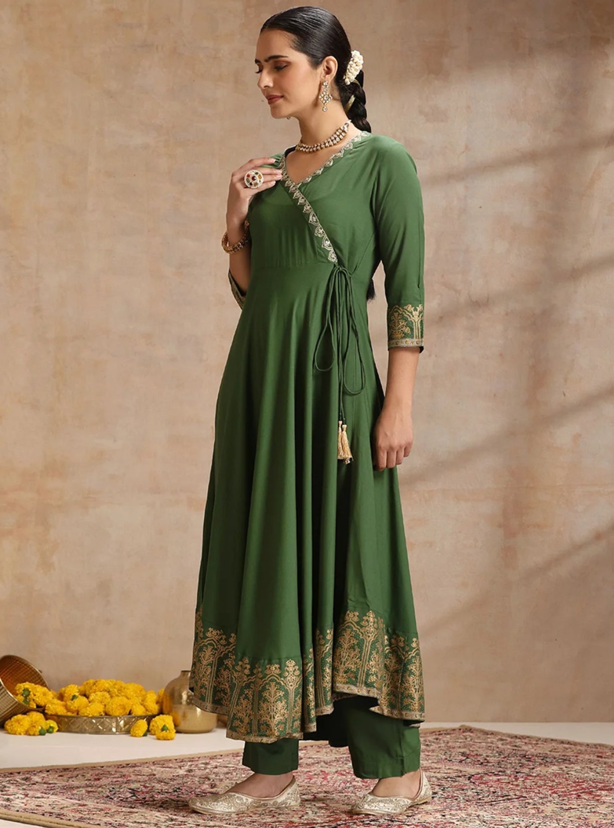 LAEMEEO Women's Solid Kurta with Trousers & Dupatta