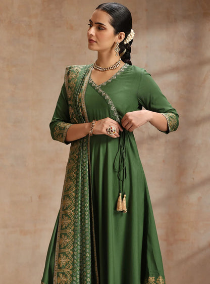 LAEMEEO Women's Solid Kurta with Trousers & Dupatta