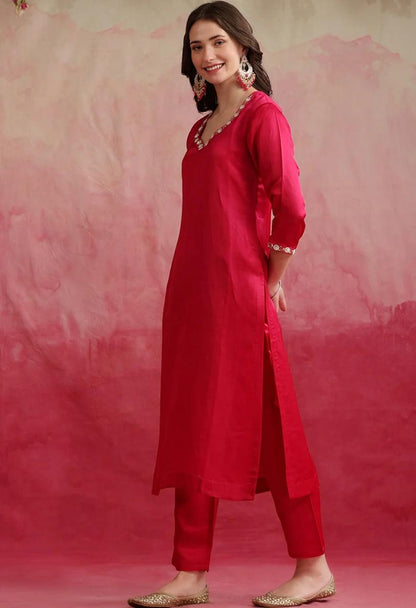 LAEMEEO Women's Regular Kurta with Pant & With Dupatta