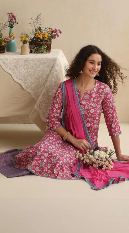 LAEMEEO Women's Floral Printed Regular Pure Cotton Kurta with Palazzos & With Dupatta
