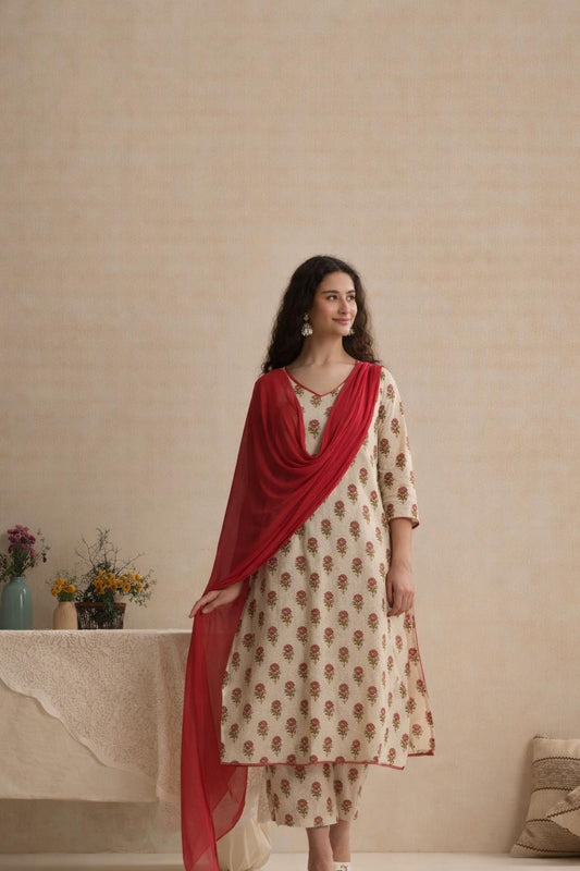 LAEMEEO Women Floral Printed Regular Pure Cotton Kurta with Trousers & With Dupatta