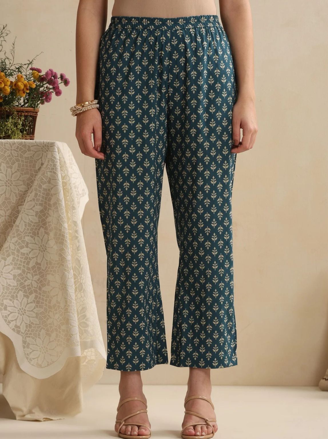 LAEMEEO Women Floral Printed Tiered Pure Cotton Kurta with Pant & With Dupatta