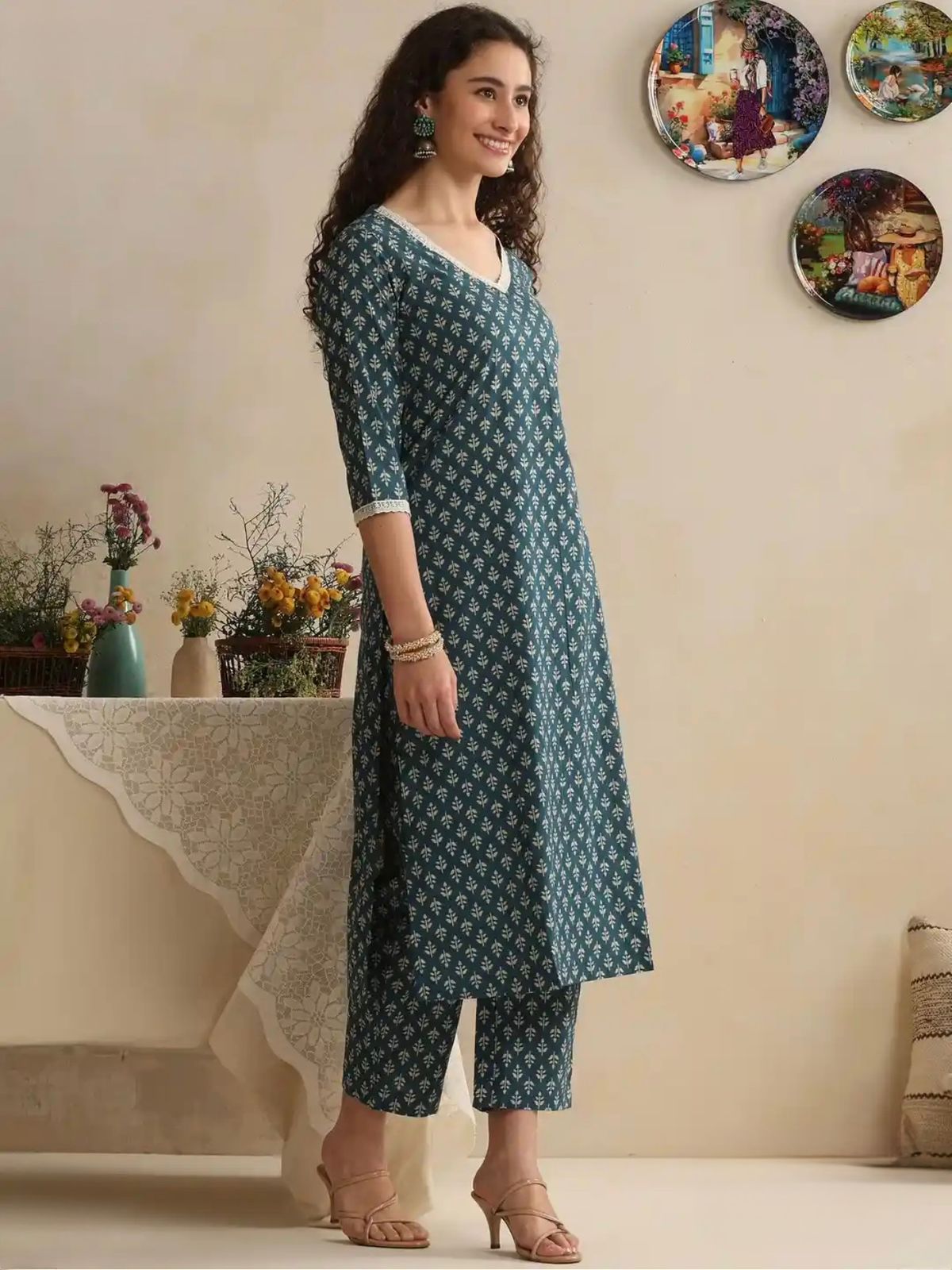 LAEMEEO Women Floral Printed Tiered Pure Cotton Kurta with Pant & With Dupatta