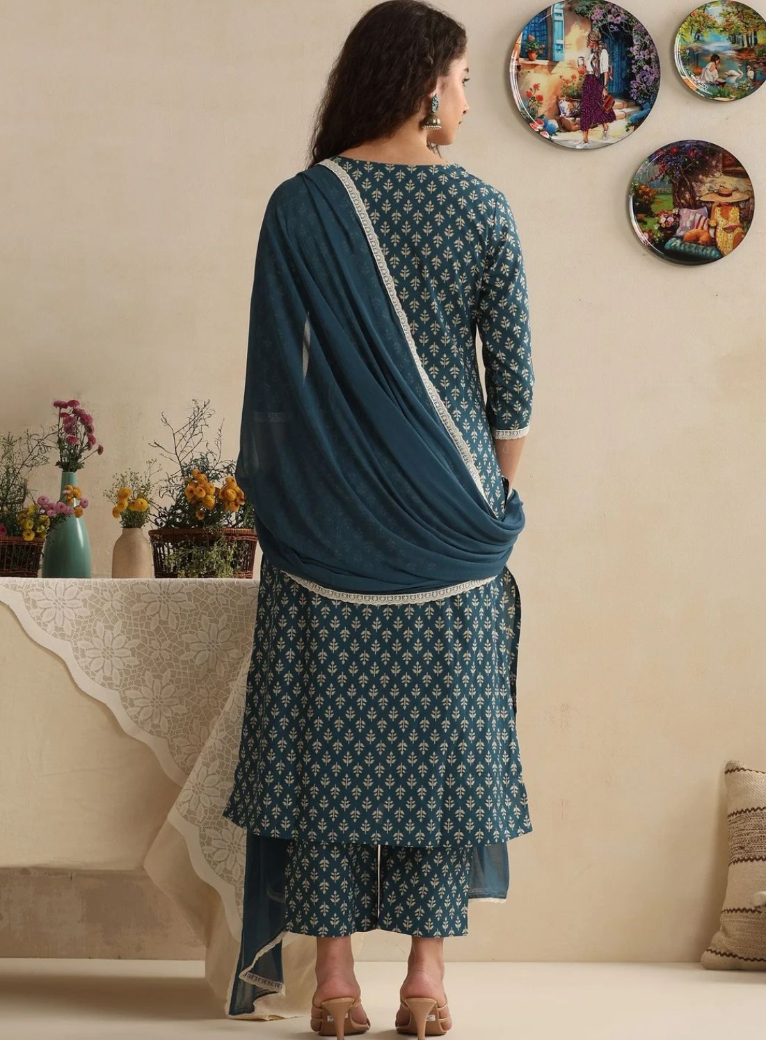 LAEMEEO Women Floral Printed Tiered Pure Cotton Kurta with Pant & With Dupatta