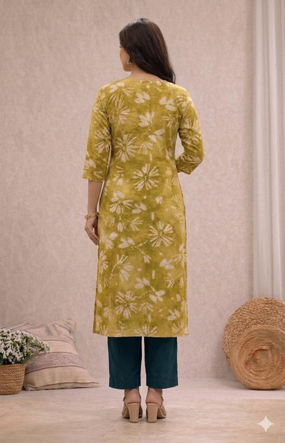 LAEMEEO Green Floral Printed Rayon Kurti