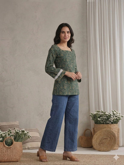 LAEMEEO Dark Green Floral Lace-Up Back Short Kurti