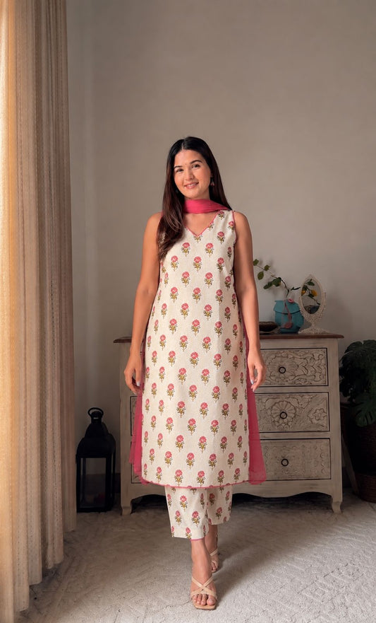LAEMEEO Women Floral Printed Cotton Kurta with Pant & Dupatta